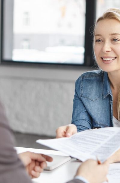 business-partners-working-office_273609-6860